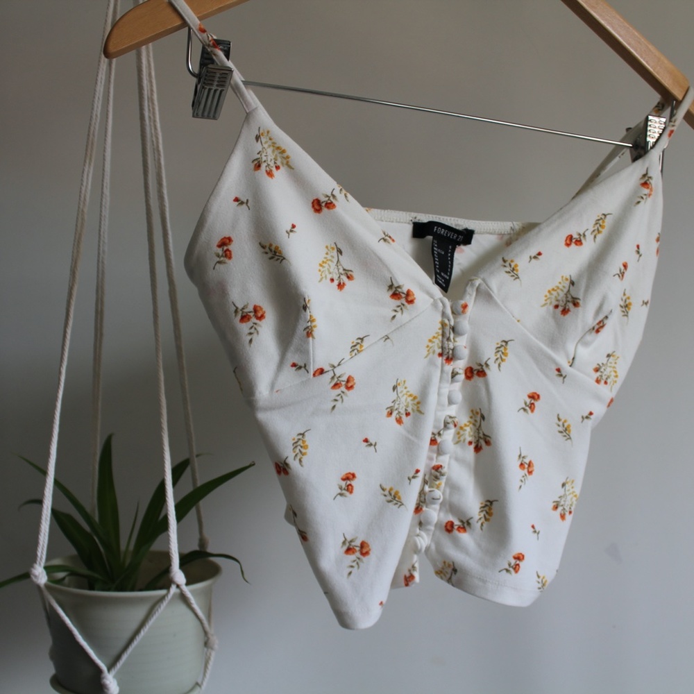White Floral Cropped Cami - Picture 2 of 4